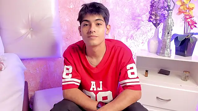 TylerCruz   online show from April 16, 4:56 am