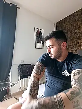 I amAhille online show from April 7, 1:00 pm