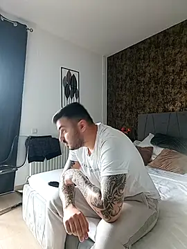 I amAhille online show from April 8, 1:09 pm