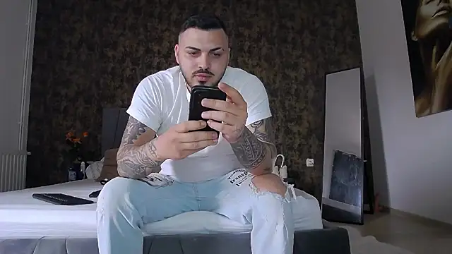 I amAhille online show from April 9, 12:44 pm