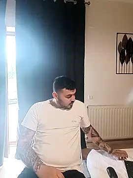 I amAhille online show from April 1, 1:41 pm