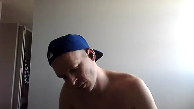 Luke James online show from March 30, 4:41 pm