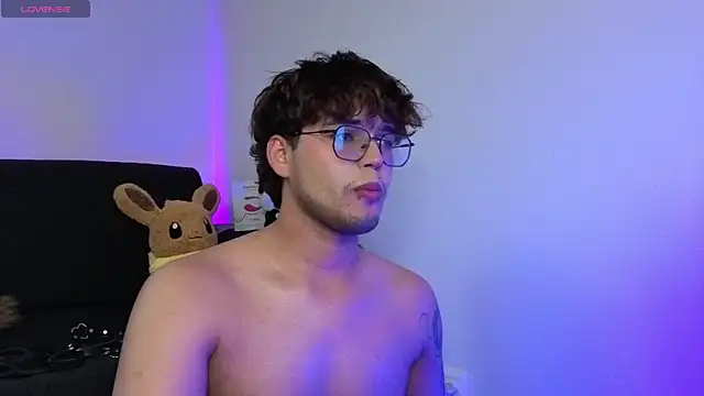 hornsgoat  online show from April 12, 7:37 pm