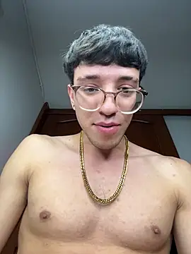 ArthurDaviess online show from April 3, 8:44 am