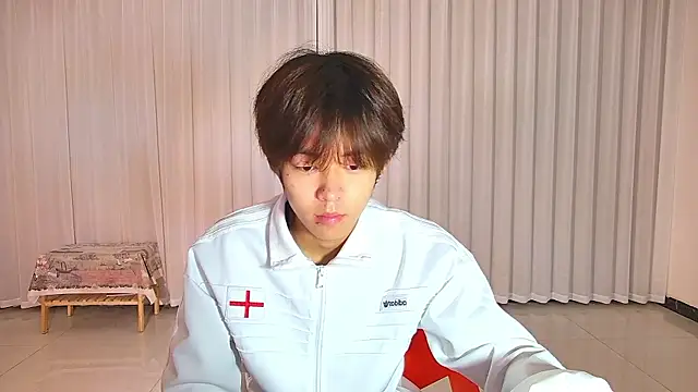 buding-001 online show from April 13, 12:55 am