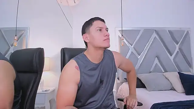 Chriss Diamond online show from April 15, 8:09 pm