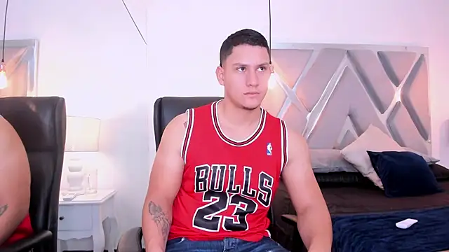 Chriss Diamond online show from April 7, 8:20 pm