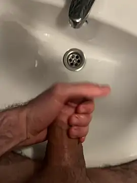 amineux online show from April 9, 9:04 am