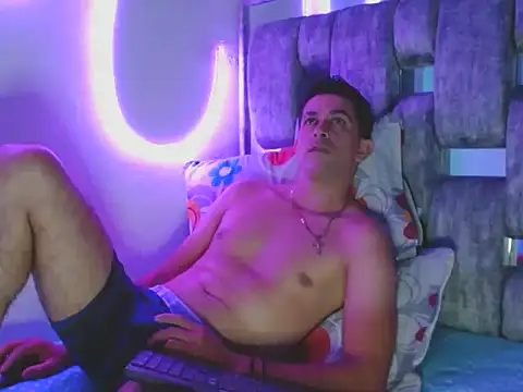 21Latinlover online show from April 2, 12:41 am