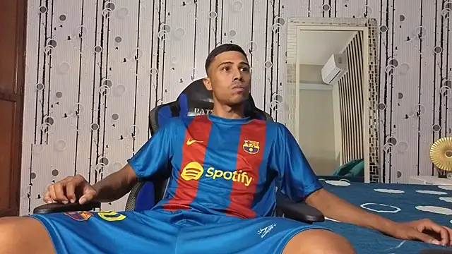 Charlies Fox online show from April 14, 7:24 pm