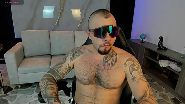 NICK OWEEN26 online show from April 10, 7:32 pm