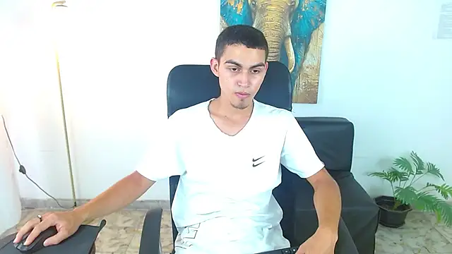 lucass 18 online show from March 31, 8:32 pm