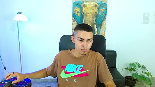 lucass 18 online show from April 9, 7:31 pm