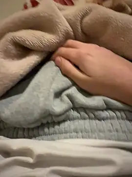 shyyyyy0 online show from March 28, 4:24 am