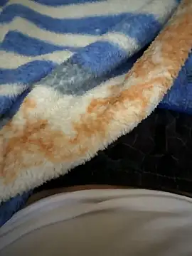 shyyyyy0 online show from April 4, 7:16 am