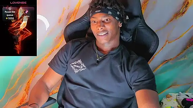 maxmuscle10 online show from March 26, 8:35 pm