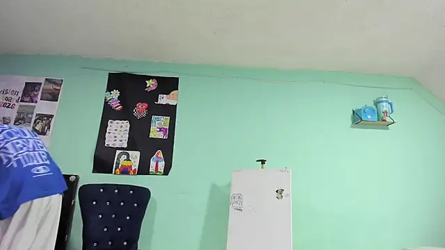 TYLERhHOT2005 online show from April 6, 11:27 pm