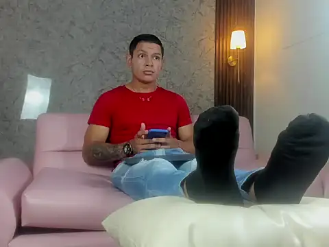 HenrryDouglas online show from April 9, 11:27 am