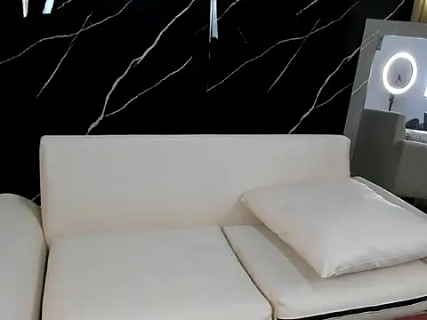 HenrryDouglas online show from April 5, 8:16 pm