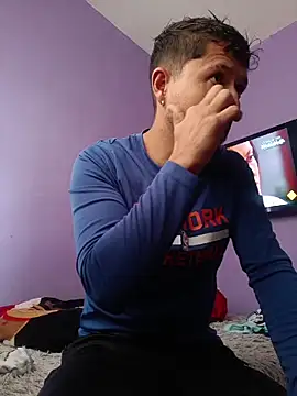 Bruce Wayne188 online show from April 1, 1:41 pm