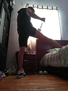 Bruce Wayne188 online show from April 4, 3:31 pm