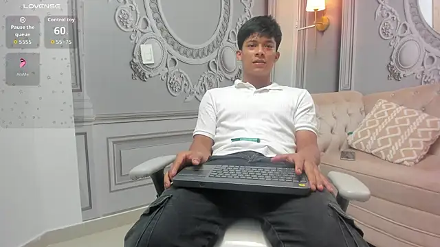 Andeuw   online show from April 5, 3:14 am