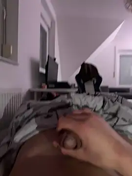 justin2787 online show from April 10, 11:01 pm