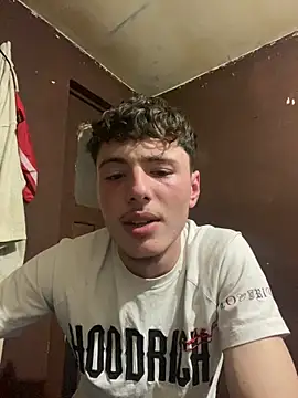 denysio69 online show from April 15, 9:37 pm