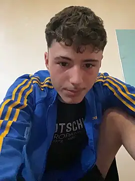 denysio69 online show from April 1, 9:55 am