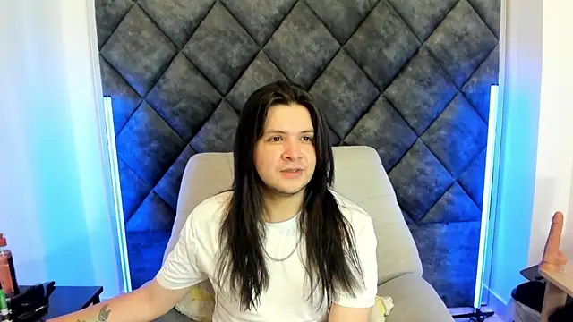 MatthewDavis  online show from April 9, 11:27 am