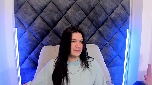 MatthewDavis  online show from April 7, 11:43 am