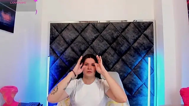 MatthewDavis  online show from March 28, 11:32 am