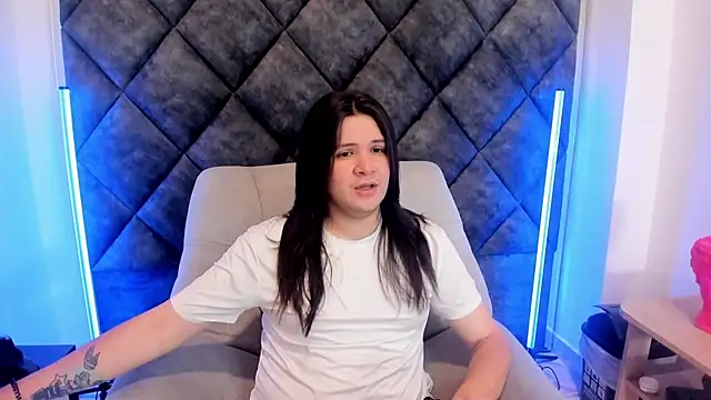 MatthewDavis  online show from April 6, 11:33 am