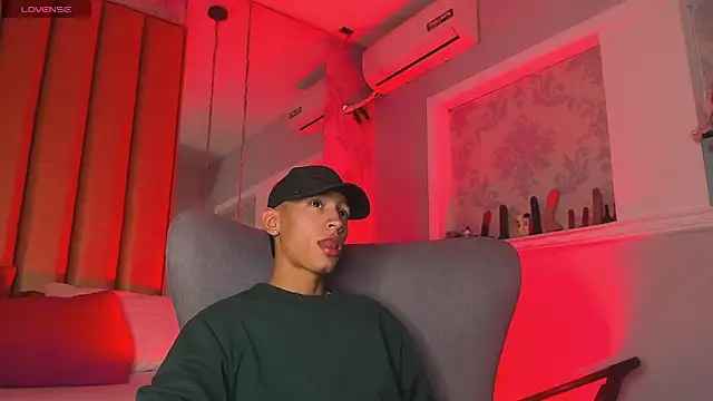 MaicolSmiith  online show from April 14, 1:43 pm