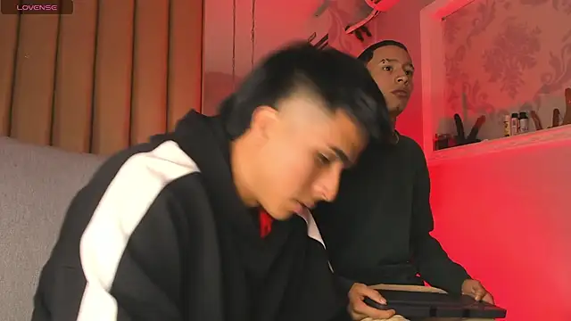 MaicolSmiith  online show from April 8, 2:12 am