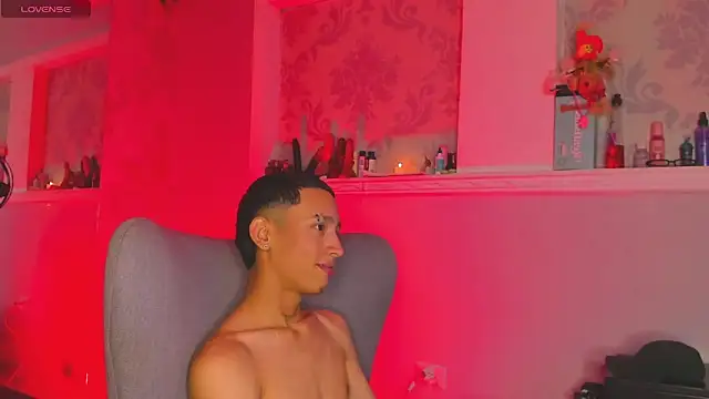 MaicolSmiith  online show from April 3, 11:01 pm