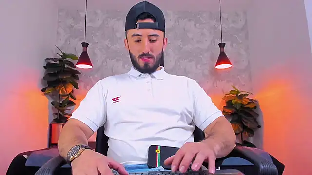 martin foster  online show from April 3, 4:09 am