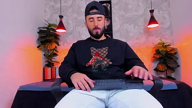 martin foster  online show from April 6, 4:46 am