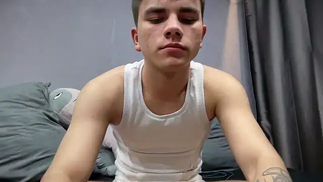 MaxWoolf online show from April 3, 2:25 pm