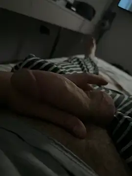 icemanhotwomen online show from April 13, 10:21 pm