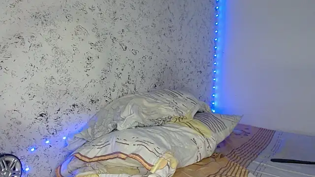 tonydesire  online show from April 14, 8:19 pm