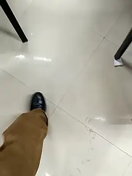 herochoclateboy online show from March 31, 8:05 am