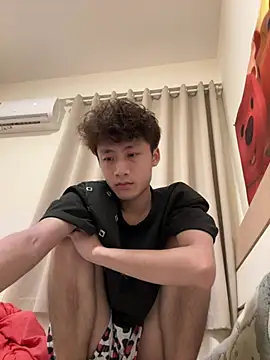 sexyboy-3525 online show from April 15, 1:11 pm