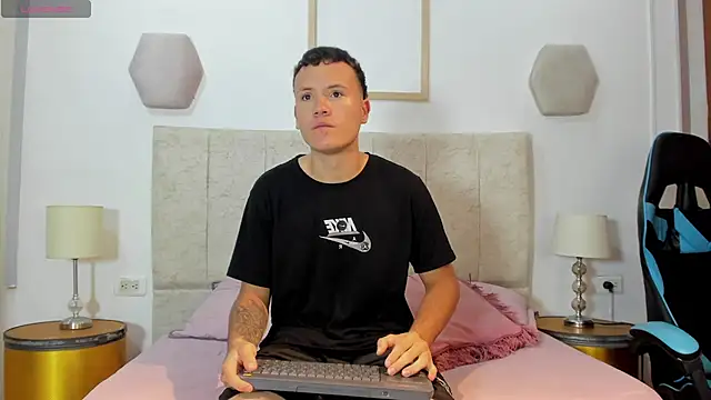  blowsex  online show from April 14, 1:11 pm