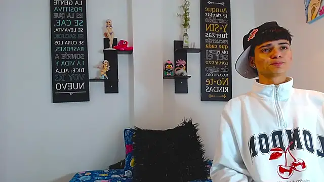 milo hot  online show from April 15, 1:33 pm