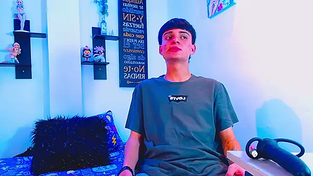 milo hot  online show from April 10, 10:50 pm