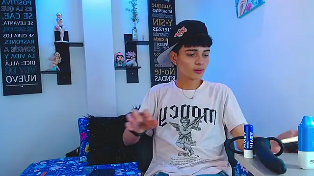 milo hot  online show from April 16, 8:09 pm