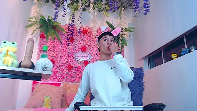 Thiagorincon22 online show from April 5, 2:52 am