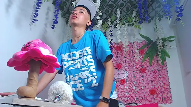 Thiagorincon22 online show from April 10, 7:43 pm