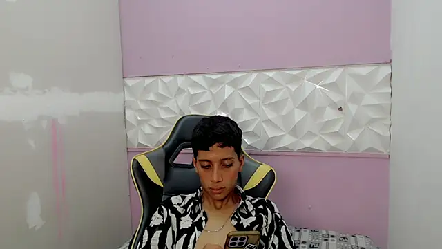 Yei lee  online show from April 3, 4:53 am